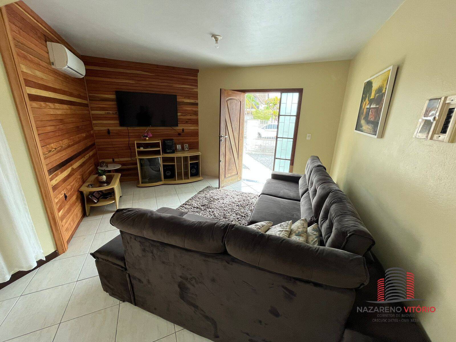 Casa à venda com 3 quartos, 150m² - Foto 2