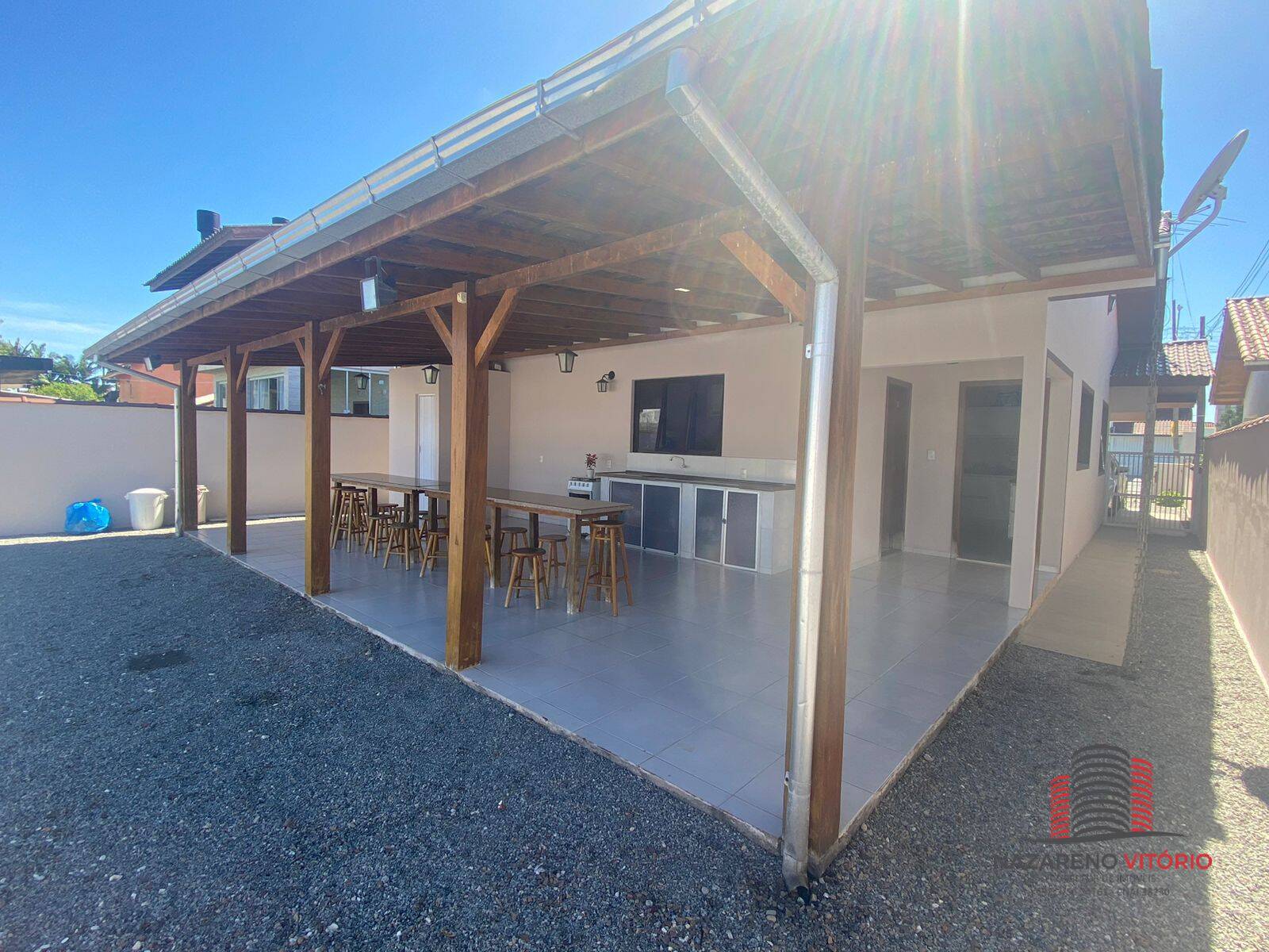 Casa à venda com 3 quartos, 130m² - Foto 2