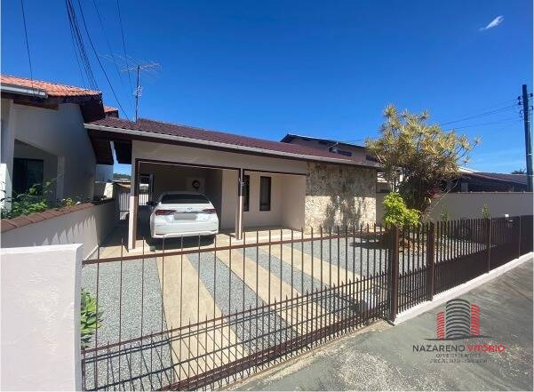 Casa à venda com 3 quartos, 130m² - Foto 1