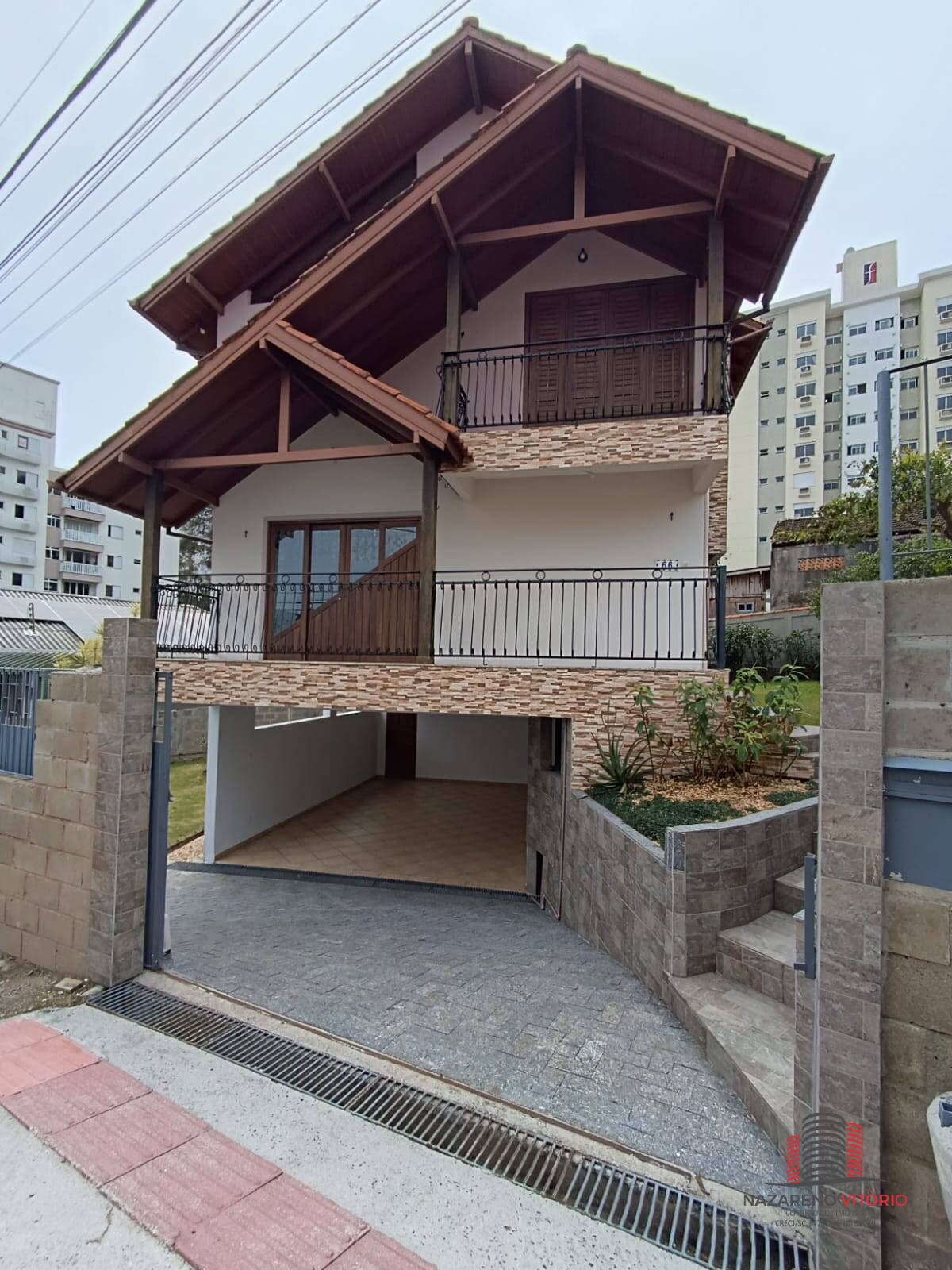 Casa, 4 quartos, 191 m² - Foto 1