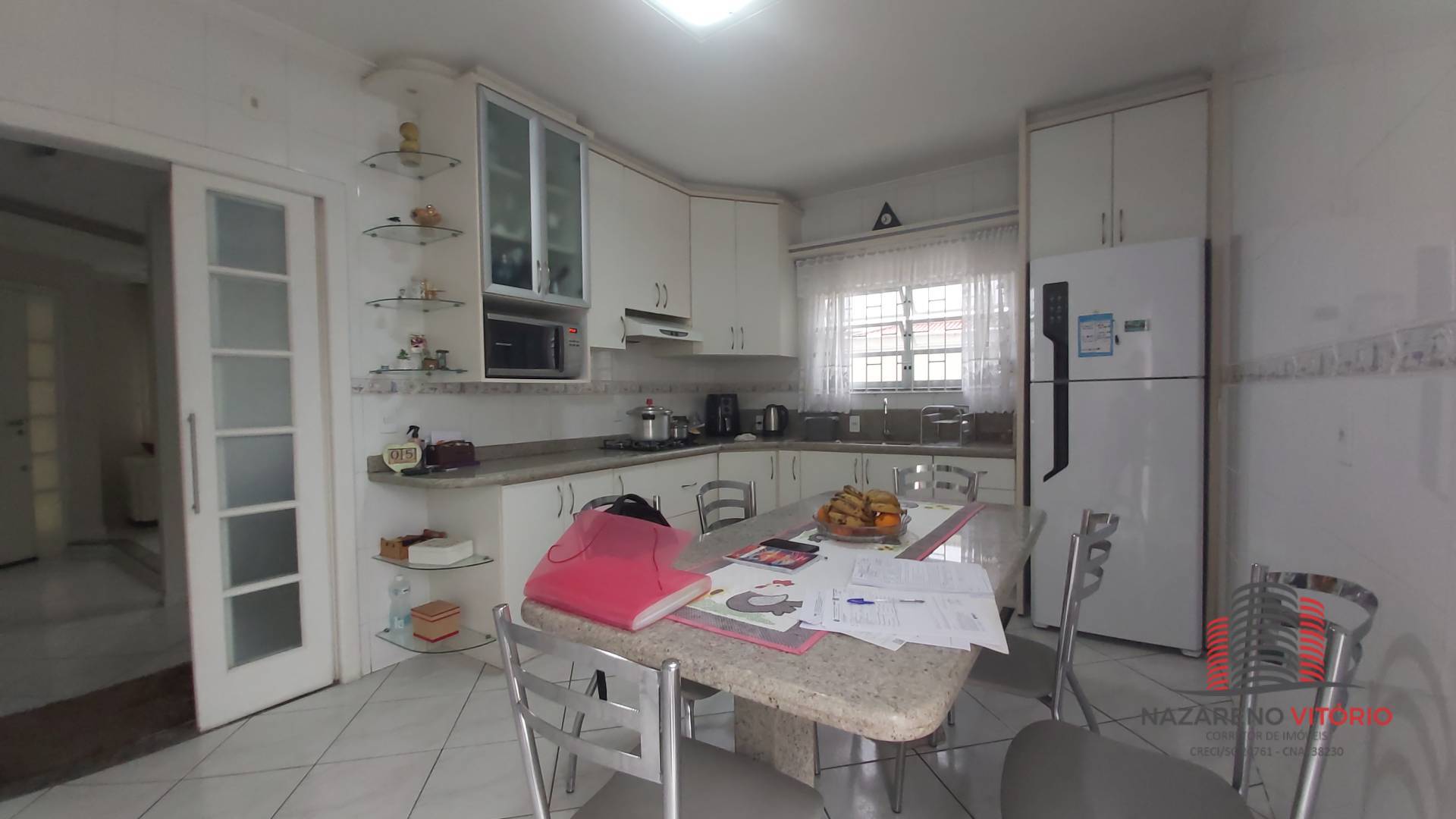 Casa, 3 quartos, 209 m² - Foto 2